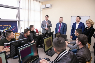 Presidenti Meta në Institutin Profesional “ATC”: Thelbësore që të rinjtë të jenë pjesë aktive e kauzave sociale