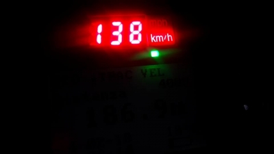 I dehur dhe me 140 km/h, policia nxjerr pamjet e ndalimit të shoferit