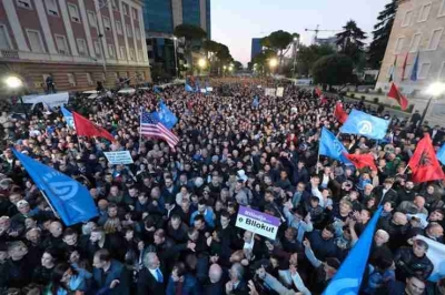 &#039;Më 20 shkurt ejani në Tiranë me triumfin në mendjen tuaj! Ejani me bashkimin në mendjen tuaj!