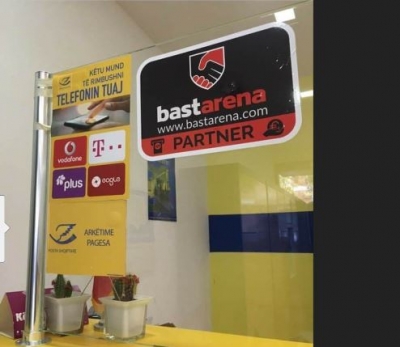 Rama heq reklamat e basteve nga portalet, por ende jo nga zyrat e shtetit