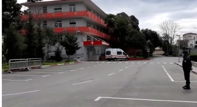 Në gjendje të rëndë, 2 pacientë me COVID 19 transferohen nga Infektivi te “Shefqet Ndroqi”