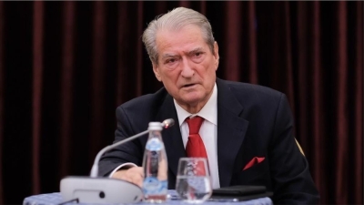 Berisha: Banditë me uniformë dhunojnë qytetarin! Krim!