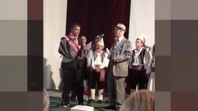 VIDEO skandal/ Nderohet kryexhelati i diktaturës komuniste në Tepelenë