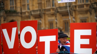 Protestuesit në Britani kërkojnë referendum për marrëveshjen me BE