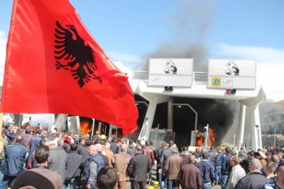 Mediat e huaja: Revoltohen shqiptarët