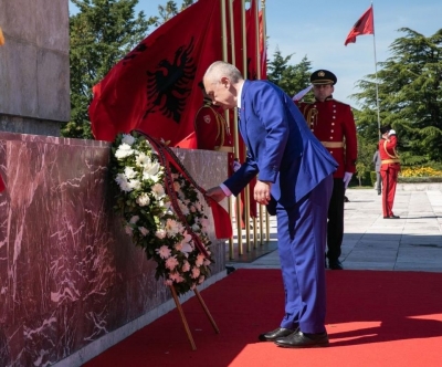 Presidenti Meta:Topana u ndez tym e flakë. Betejat heroike, dëshmi e atdhedashurisë dhe urrejtjes ndaj pushtuesit