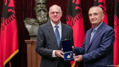 Ish-presidenti i Bundestagut, Norbert Lammert nderohet në Tiranë