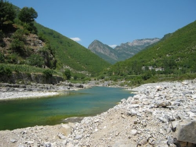 Ishte duke bërë plazh në lumin Kir, mbytet 20-vjeçari në Shkodër