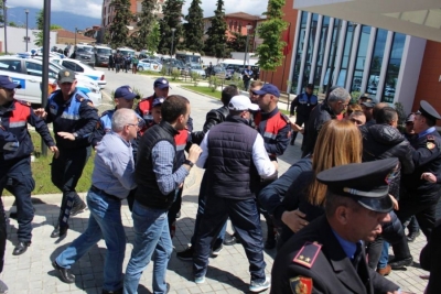 Sali Berisha: Narkopolicët sulmojnë brutalisht si shtazë banorët te Unaza e Re!