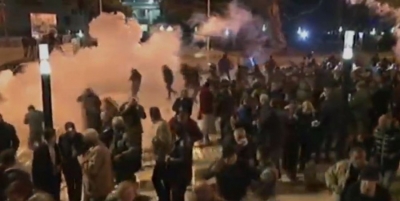 Manjani sulmon OSBE-në për nxitje të dhunës të policisë ndaj protestuesve
