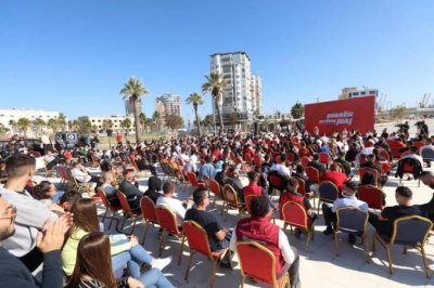 “Më kot xhelozohesh nga lidhja jonë e fortë me rininë”, Klajda Gosha i përgjigjet Ramës: Durrësi di edhe të ndëshkojë!