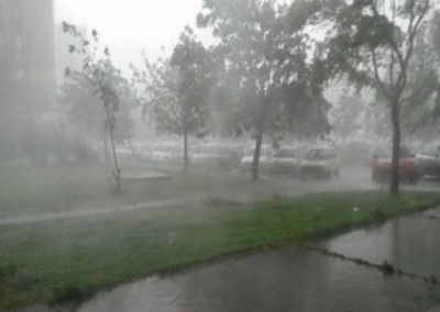 Foto/ Kukësi përfshihet nga një stuhi e fuqishme