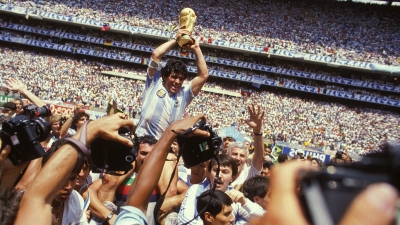 Vdes legjenda e futbollit argjentinas, Diego Armando Maradona