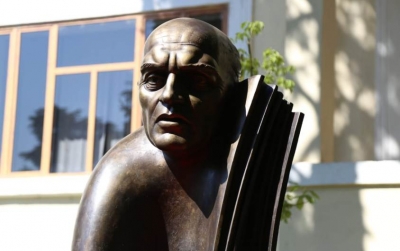 Për batakcinjtë e sotëm dhe bastardet e djeshëm