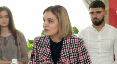 “Ekonomia është marrë peng”, Kryemadhi: Do ta kthejmë Shqipërinë në ‘shtëpinë e investimeve’