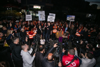 Basha nga protesta e &quot;Astirit&quot;: Edi Rama i paligjshëm! Sot vendosin qytetarët