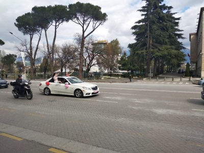 Shqiptarët s’i tremben koronavirusit, ja ç’ndodh në Bulevardin “Dëshmorët e Kombit”