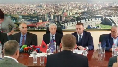 Lleshaj rikthehet në Shkodër, prezanton prefektin