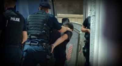 Çmendet policia, arreston 2 protestues, procedon edhe të miturit që dalin në protestë