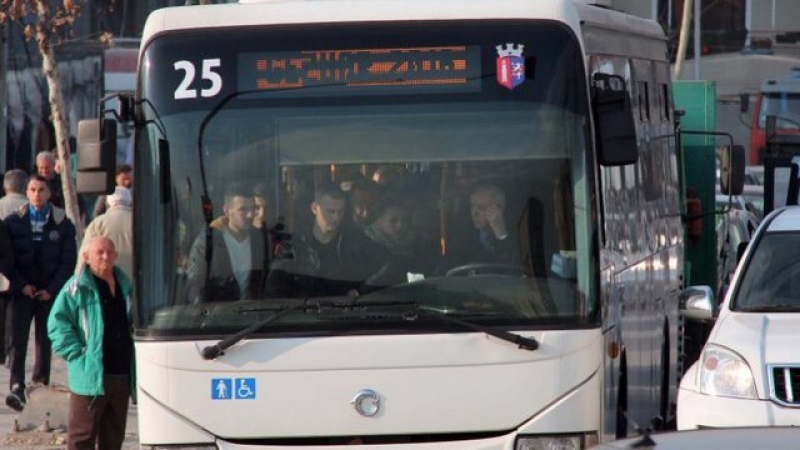Unioni i Transportit Publik: Nga dita e hënë reduktohen autobusët në Tiranë