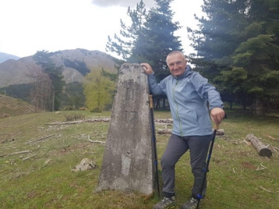 VIDEO/ “Nga piramida 17 që ndan kufirin mes Shqipërisë dhe Greqisë, por pa arratisje”, Meta tregon aventurën nga ngjitja në malin e Shelegurit