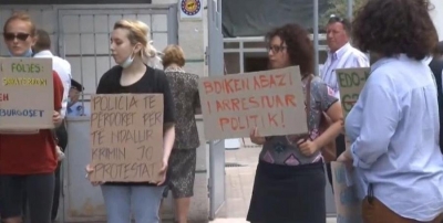 U arrestuan për &#039;Teatrin&#039;/ Meta:Lironi të burgosurit politikë