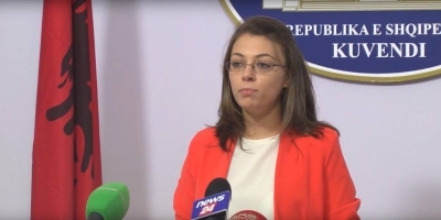 ‘Pusho se je e vogël!’, si e intimidojnë kolegët socialistë deputeten e LSI