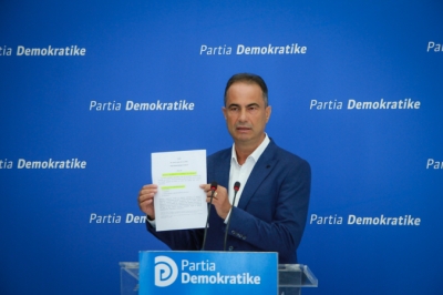 PD nxjerr SMS-të: Mësuesit po detyrohen të ndalin protestën