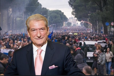 FOTOGALERIA/ Berisha publikon fotot: Cunami që futi në vrimën e miut Edvinin