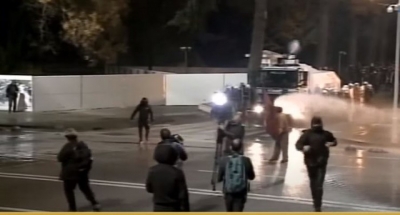 Protestuesit zhvendosen për te Drejtoria e Policisë së Tiranës