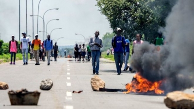 Trupat e Zimbabve akuzohen për &#039;torturë sistematike&#039; të protestuesve