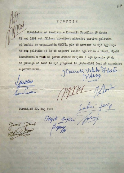 Dokumenti i parë i partive politike që miratoi rrëzimin e qeverisë