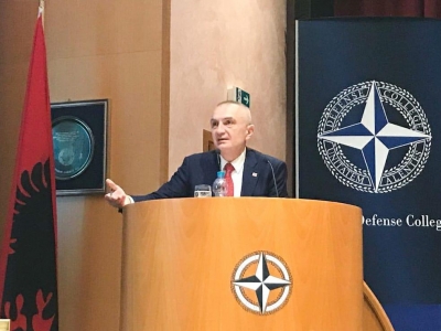 Fjalimi i Metës si i “Ftuar Nderi” në Kolegjin e Mbrojtjes së NATO-s: Shqipëria mbështet politikën e ‘Dyerve të Hapura’