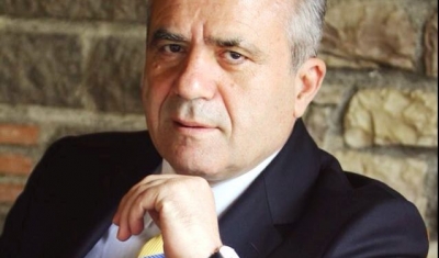 Ja përse duhet të hapet Shqipëria...
