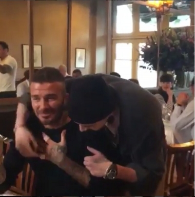 David Beckham festoi 43 vjetorin, përlotet nga surpriza e djalit