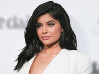 Foto/ Kylie Jenner filloi pushimet bashkë me familjen