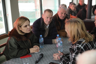 “Sipas teorisë së Ramës i bie të formalizojmë lopën”/ Kryemadhi në takim me Voltana Ademin: Shteti duhet të dalë për zot dhe të sigurojë…