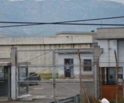Policët masakrojnë të dënuarin në burgun e Fushë Krujës