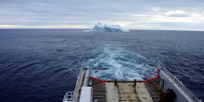 Ide e çmendur/Afrika e Jugut kërkon të rimorkiojë një ajsberg nga Antarktida
