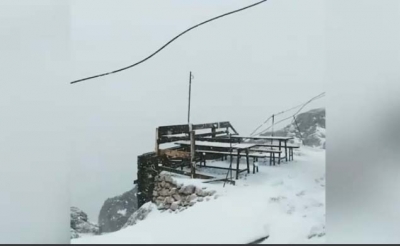 E pazakontë, bora mbulon malet e Italisë në korrik