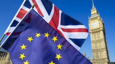 Brexit / BE dhe Britania pajtohen që të vazhdojnë bisedimet