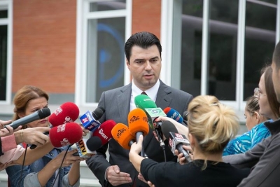Basha: Shqipëria në krizë të thellë politike, fillojnë protesta popullore