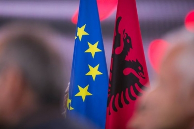 ‘Ngecja’ e anëtarësimit në BE/ ‘VOA’: Shqipëria është tani viktimë e rastit, fati i saj në përpjekjet për integrim është i lidhur me…
