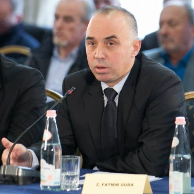 Protesta e studentëve bombë pa siguresë në duart e Ramës