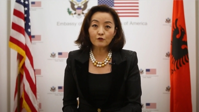 Ambasadorja amerikane, Yuri Kim flet për 3 prioritetet: Shqipëria s’ka pse të jetë e varfër! Fatkeqësisht mungon…