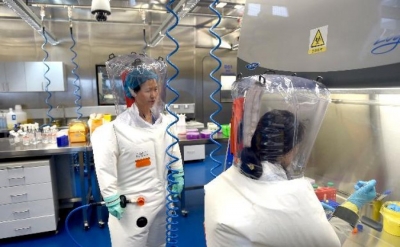 VIDEO/ Laboratori nga ku dyshohet se doli koronavirusi, publikohen pamjet e rralla