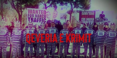 VIDEO/ ‘Të gjithë sot si cunam në shesh kundër Edvin Mafias’