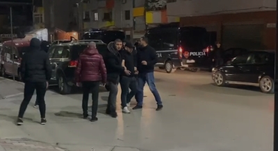 Talo Çela dhe Nuredin Dumani lajnë hesapet me kallash, policia bën sehir
