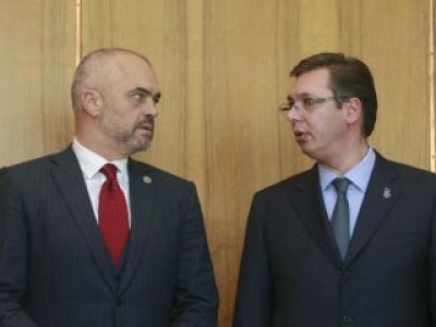 Edi Rama i jep Serbisë të dhënat personale të shqiptarëve