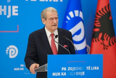 VIDEO e atentatit ndaj Salvator Kaçit/ Berisha: Rama është bosi i krimit, mandatet e vjedhura nuk do njihen kurrë